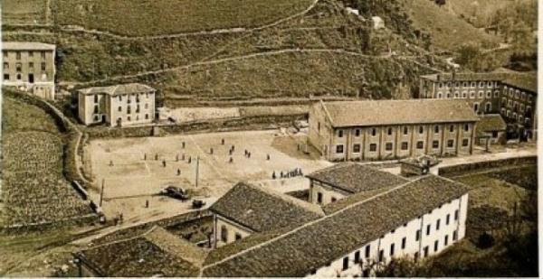 Vista de la antigua cárcel de Saturrarán